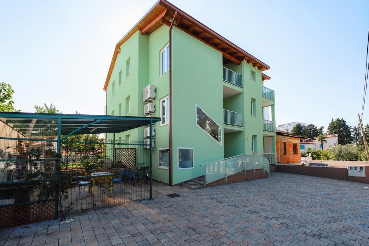 Andrea House With Apartments Умаг Екстериор снимка
