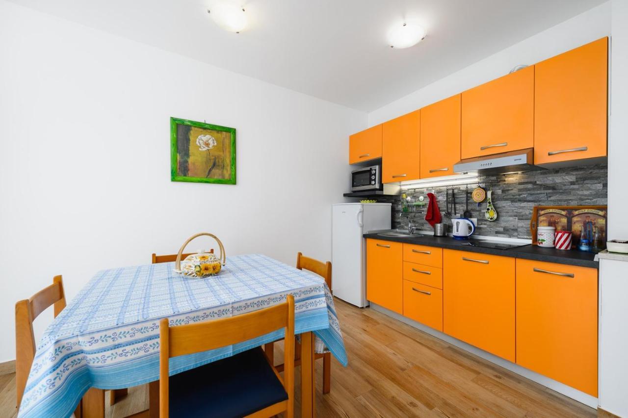 Andrea House With Apartments Умаг Екстериор снимка