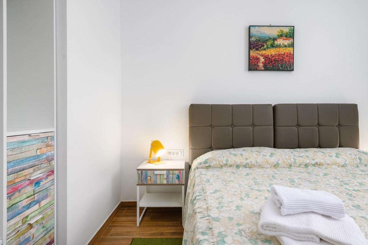 Andrea House With Apartments Умаг Екстериор снимка