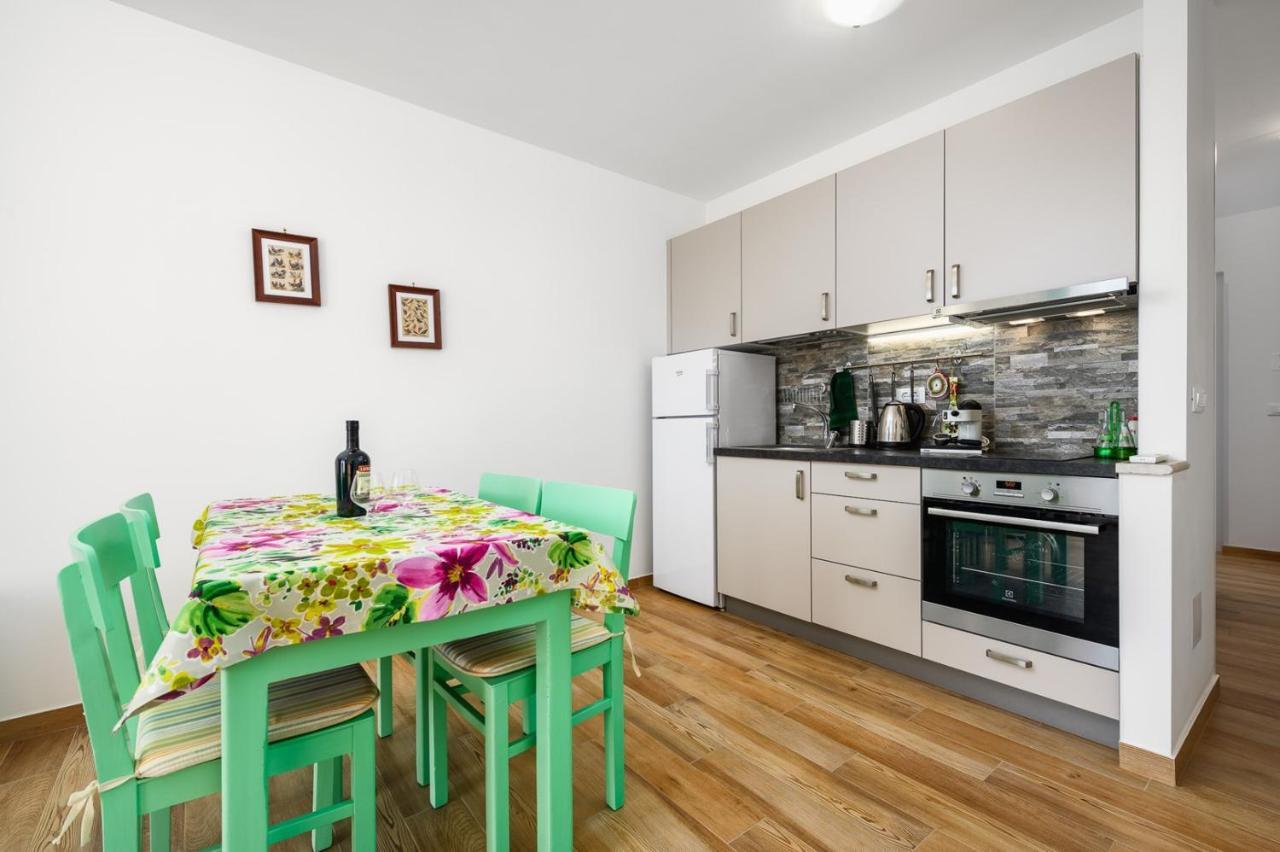 Andrea House With Apartments Умаг Екстериор снимка